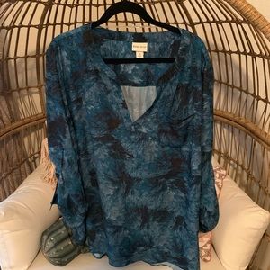 Ava and Viv blue career top